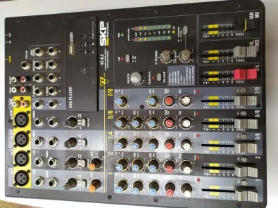 Vende-se Mesa de Som Skp Pro áudio Vz 8.2