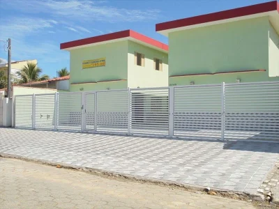 Vende Sobrado em Mongaguá , a 100 Metros da Praia