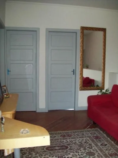 Casa Familiar com Quartos Compartilhados para Rapazes