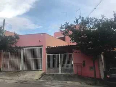 Sobrado em Jundiaí, com 5 Apartamentos Alugados