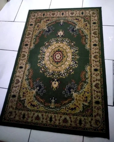 Tapete Decorativo 1.50x1 com Base Antiderrapante Seminovo