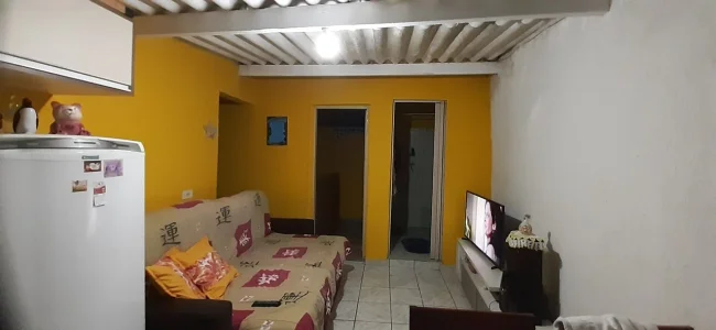 Vende-se Casa na Viela