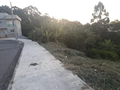 Vende-se Terreno