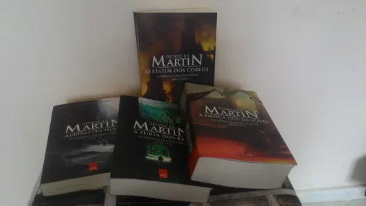 4 Livros da Saga Game Of Thrones (1,2,4,5)