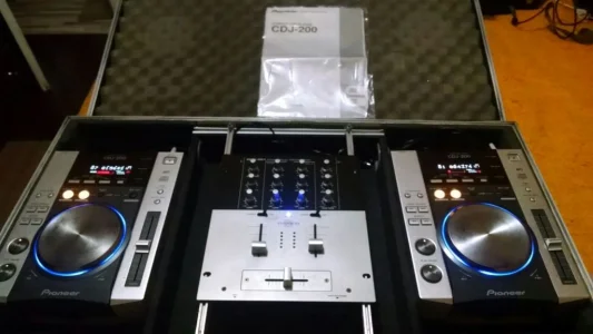 Cdj Pioneer e Mixer Stanton (case)