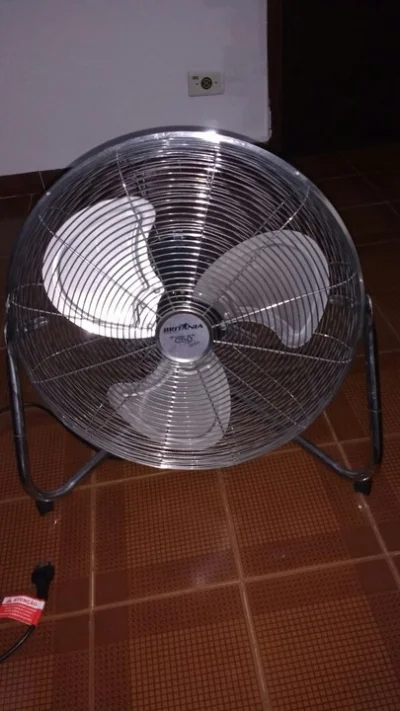Circulador C50 Turbo Oscillation 3 Hélices Cromado Britâni