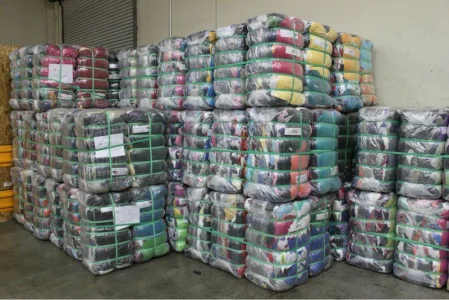 Fardo 300 Peças de Roupas para Brecho - Qualidade 1 Linha