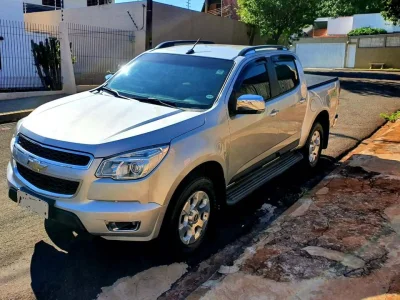 S-10 LTZ Cabine Dupla Prata Diesel 4x4 Impecável