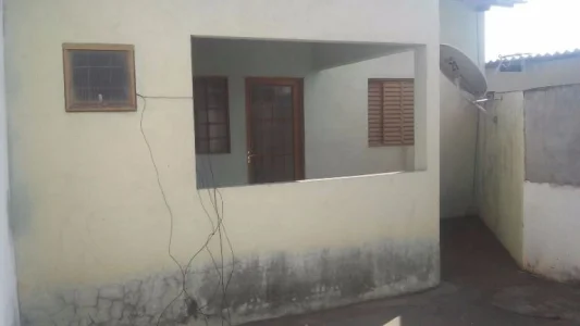 Alugo Casa Conj. Campos Eliseos