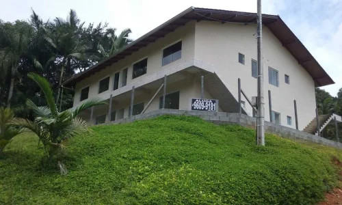 Alugo Apartamento Novo Lindo Local