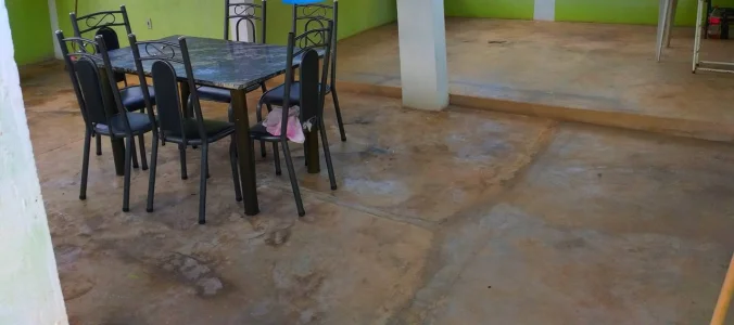 Vendo Casa no Centro de Betim R$ 100 Mil ( Bairro Angola)