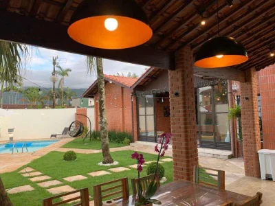 Casa com 220 m2 - Florida - Praia Grande SP
