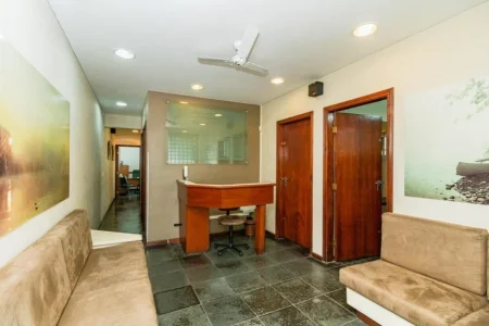 Esta Casa Tem Dois Pavimentos Fica Muito Bem Localizada na V