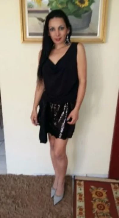 Vestido Bordado com Lantejoula na Parte Inferior Preto