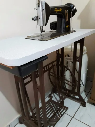 Máquina de Costura Vigorelli