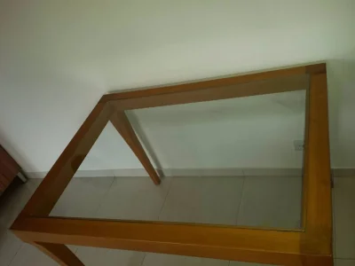 Mesa de Madeira com Tampo de Vidro