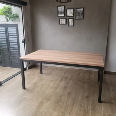 Mesa de Jantar Estilo Industrial 180cm Comprimento X 100cm Largura