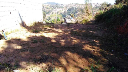 Vendo um Terreno