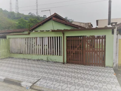 Casa Localizada em Bairro Residencial !