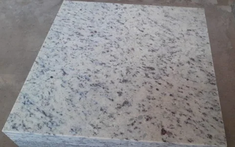Piso de Granito Branco Dallas