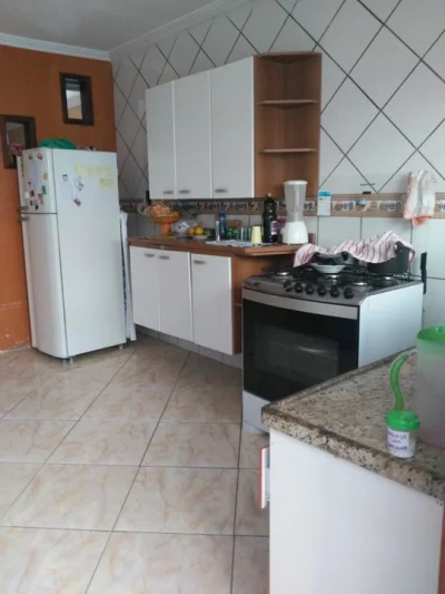 Troco Excelente Casa 3 Quartos na Região dos Lagos por Apt no Rio