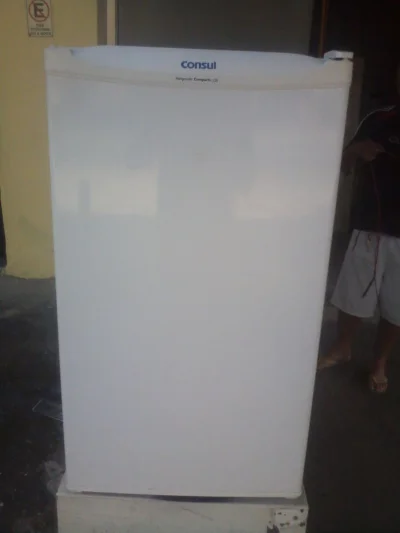 Vende Frigobar