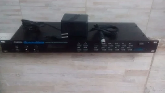 Processador Quadraverber Alesis