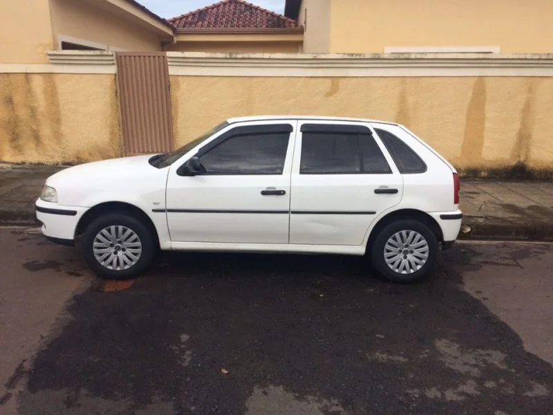 Gol 1.0 Completo (menos Vidro)