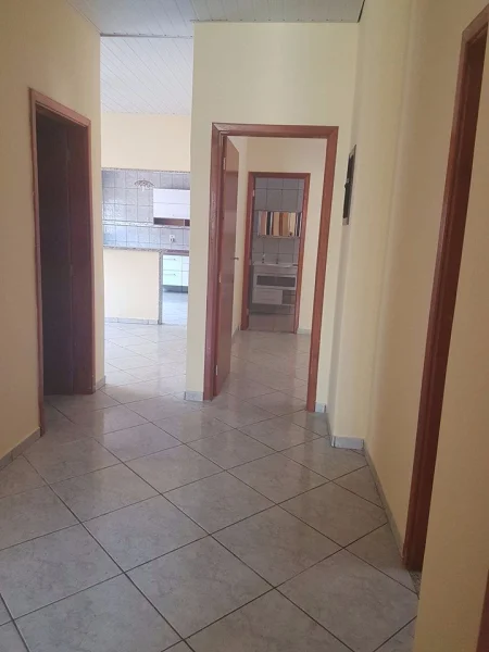 Alugo Casa