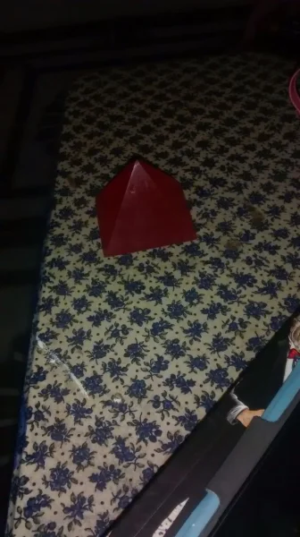 Pirâmide de Resina