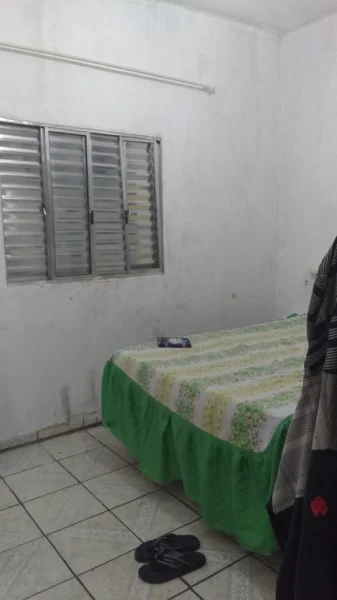 Casa com 3 Cômodos Terreno em Declive com 125m2