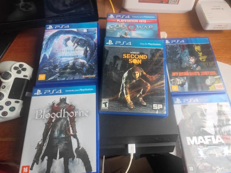 PS4 + 6 Jogos