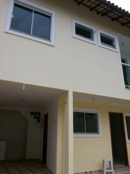 Alugo Casa Duplex 2 Qtos em Imbetiba