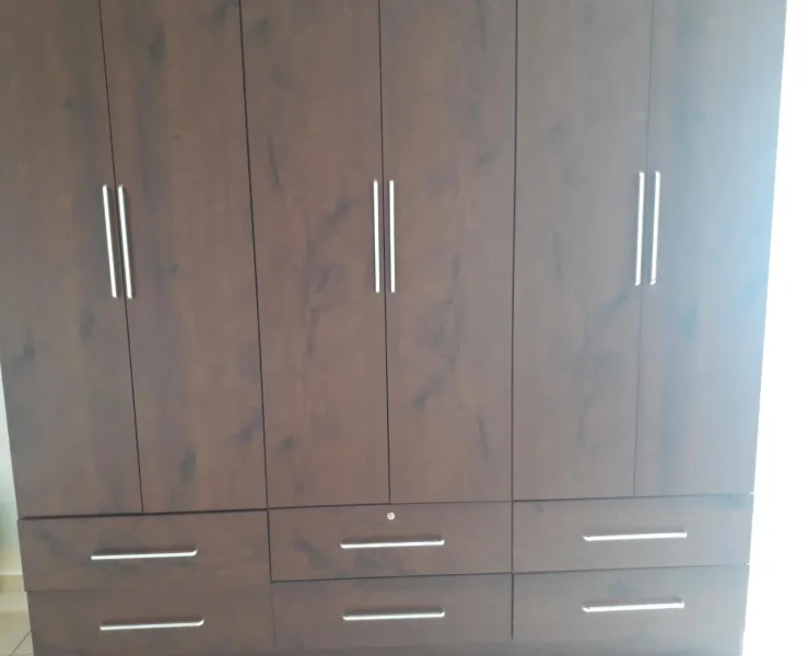 Vendo Guarda Roupa Novo 6 Portas