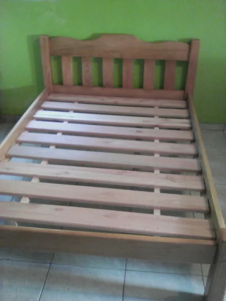 Cama Semi Nova