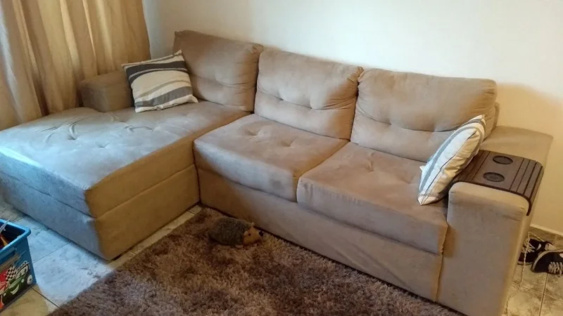 Sofá com Chaise