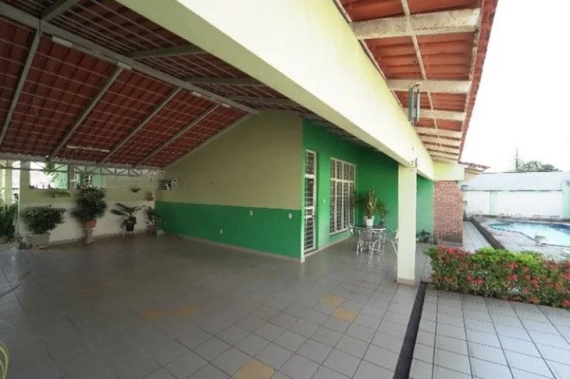 Casa com 4 Dormitórios à Venda, 500 m2 por RS 1.300.000,00 - Ponta Negra - Manaus-am