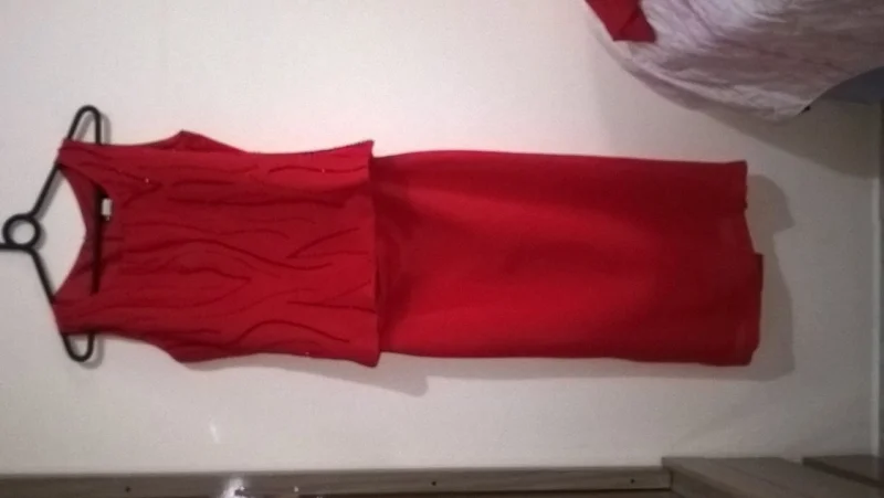 Conjunto de Saia Bluza e Casaquinho