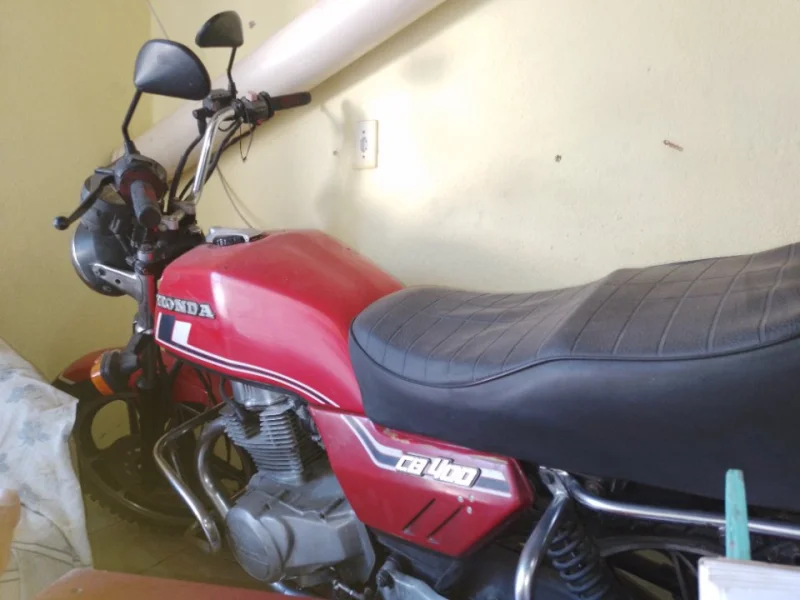 Moto Honda CB 400 Ano 83