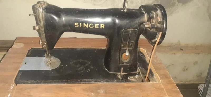Máquina de Costura Singer Importada Antiga