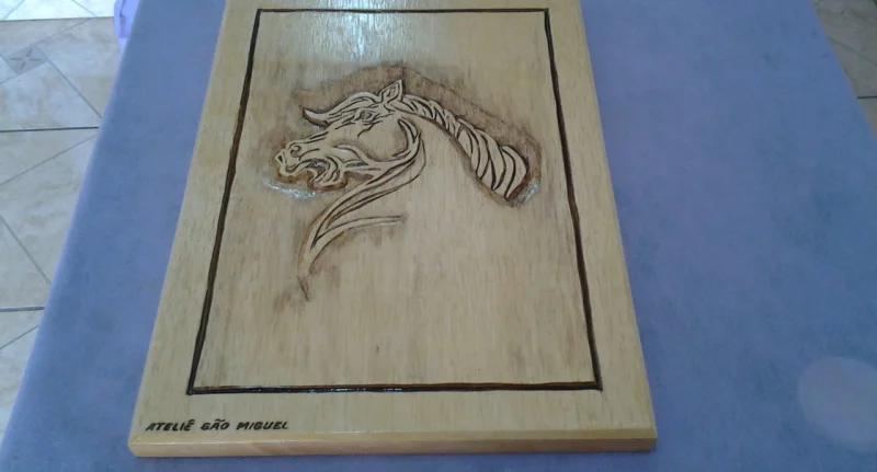 Quadro Entalhado em Madeira, Figura de Cavalo