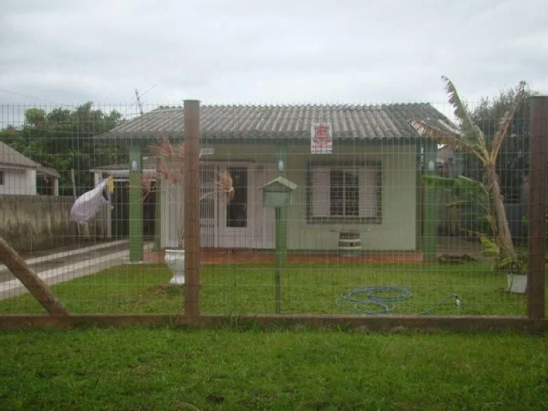 Casa de 2 Dormitório Mais Anexo Próximo ao Forum