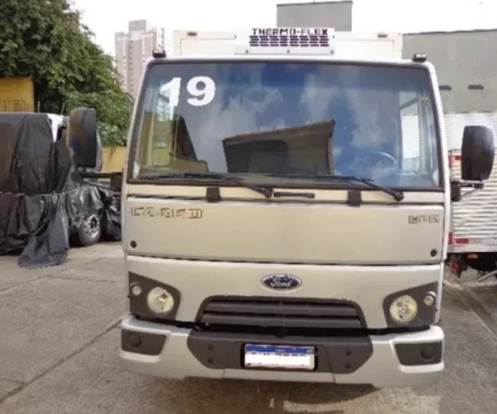 Ford Cargo 816 - Baú Refrigerado - 2019