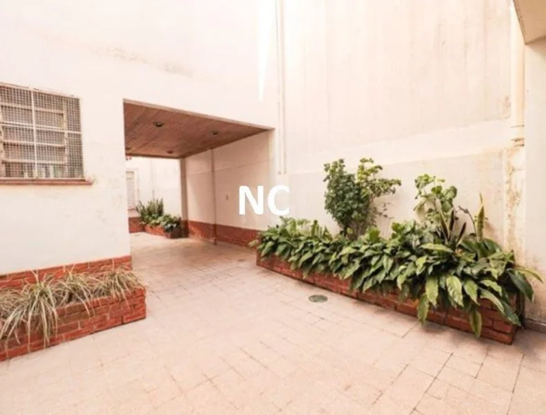 Vendo Apartamento de 2 Dormitórios
