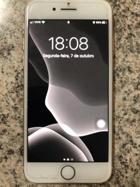 Iphone 8 / 64gb / Dourado