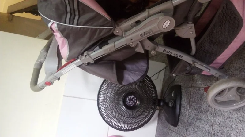Carrinho de Bebê Usado