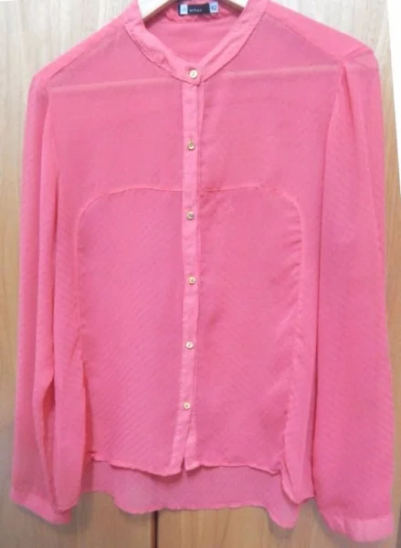 Camisa Rosa com Botões Dourados Nova