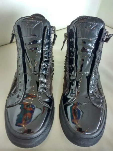 Giuseppe Zanotti Design Tênis de Verniz com Tachas Semi Novo