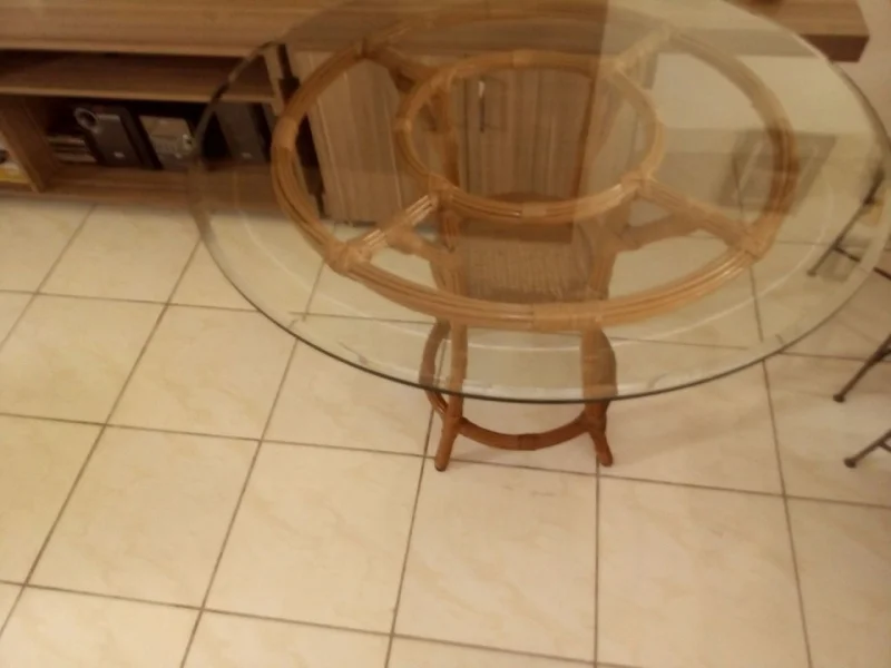 Mesa com Tampo de Vidro