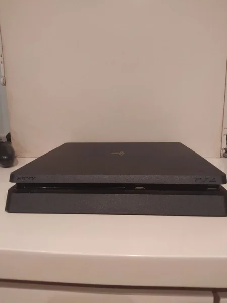 PS4 Semi-novo com 5 Jogos